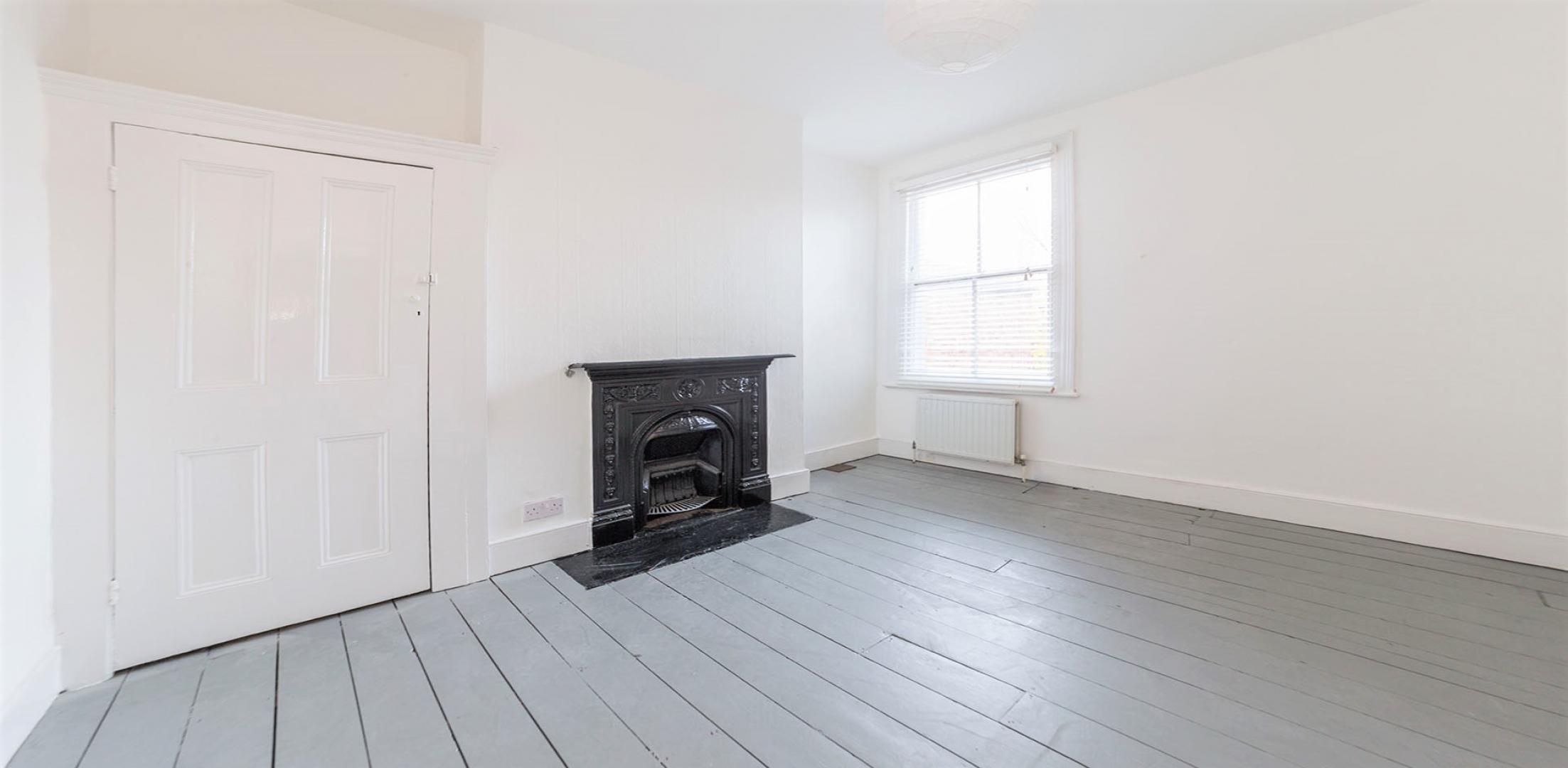 			LET, 4 Bedroom, 1 bath, 1 reception House			 Sellons Avenue, WILLESDEN JUNCTION